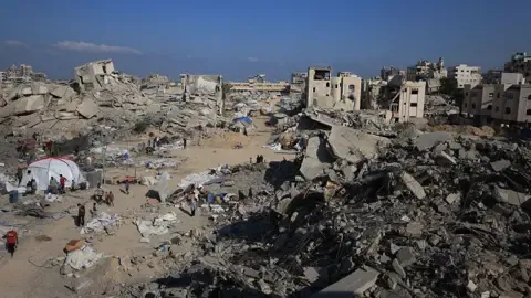 Israeli Tanks Push into Major Gaza City Residential District